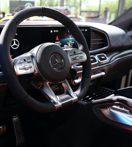 Mercedes-Benz MBUX multimedia system: the new digital cockpit.