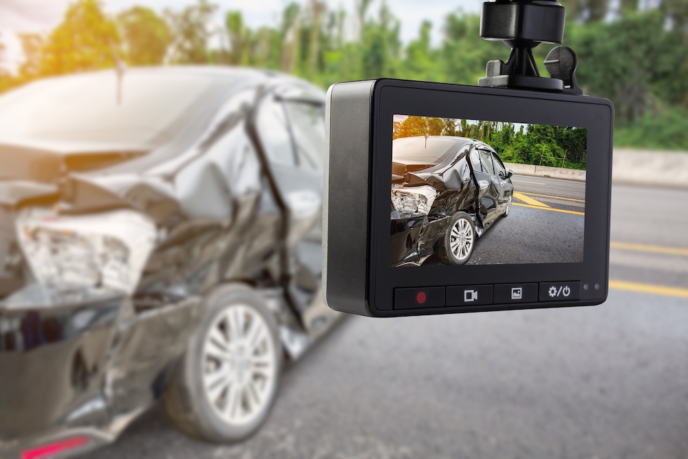 There are many types of dashcams on the market, with a significant difference in prices. Consumers can pick the products that conform to their personal needs when purchasing.