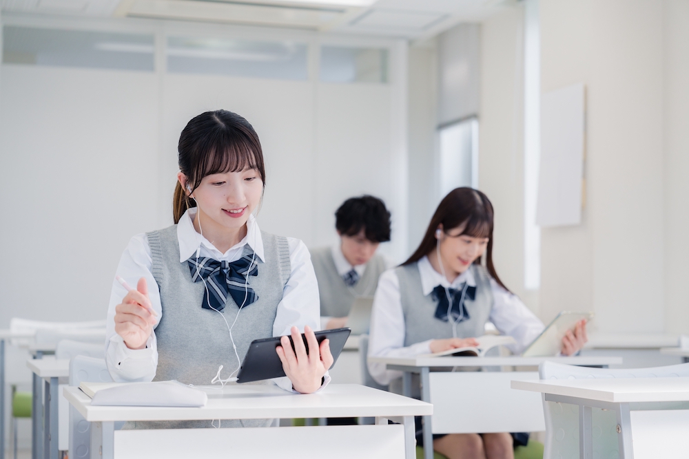 The Japanese Ministry of Education, Culture, Sports, Science, and Technology initiated the "GIGA School" project in the first year of Reiwa (2019), hoping to accelerate the digitization of learning through technology-assisted teaching methods.